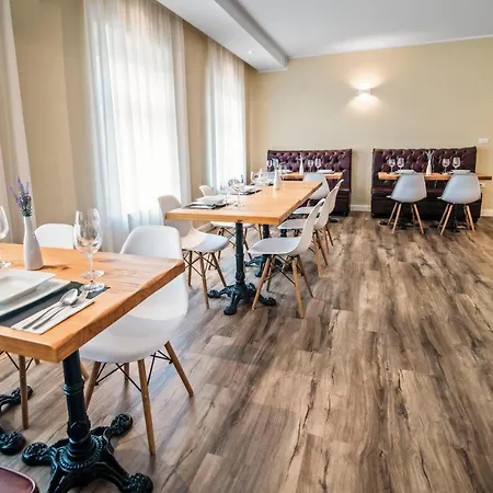 Hotel Toscanina Garni