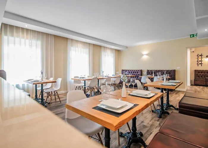 Toscanina Garni Hotel Dobrovo