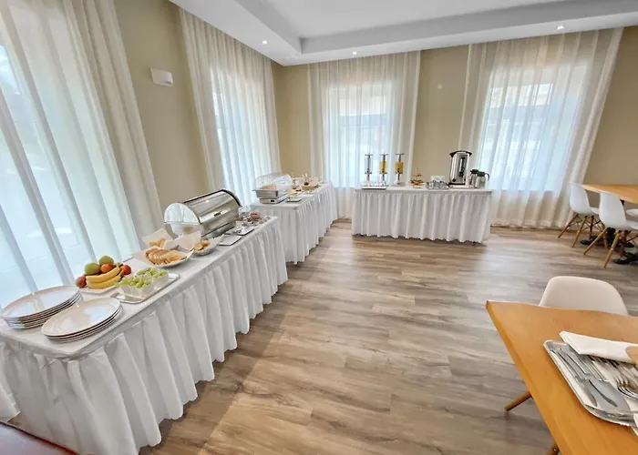 Toscanina Garni Hotel Dobrovo