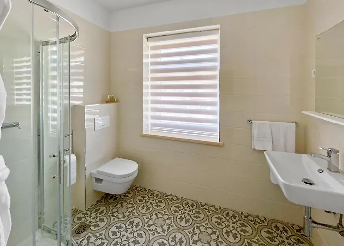 Toscanina Garni Hotel Dobrovo